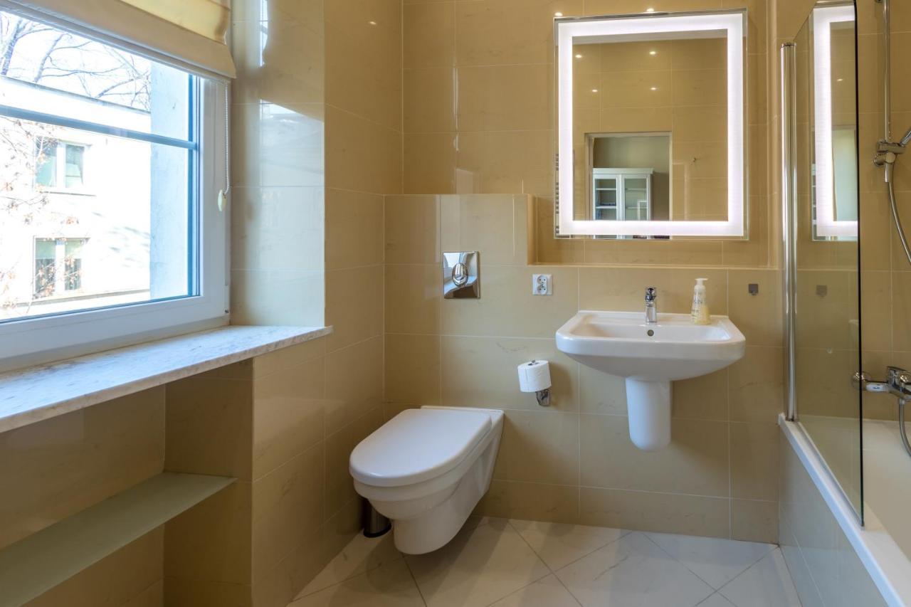 Apartament Luster I Obrazow Warsawa Bagian luar foto