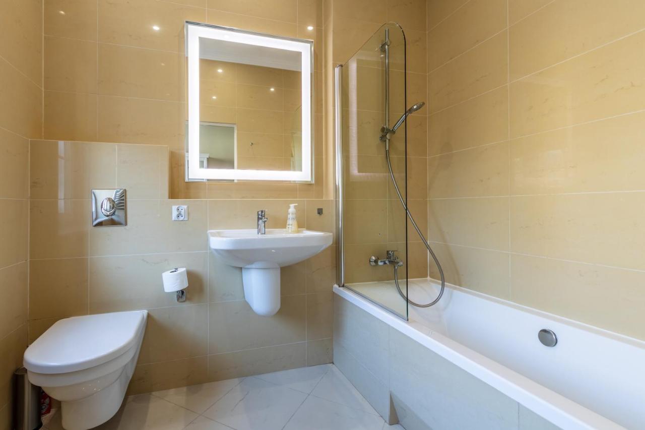 Apartament Luster I Obrazow Warsawa Bagian luar foto